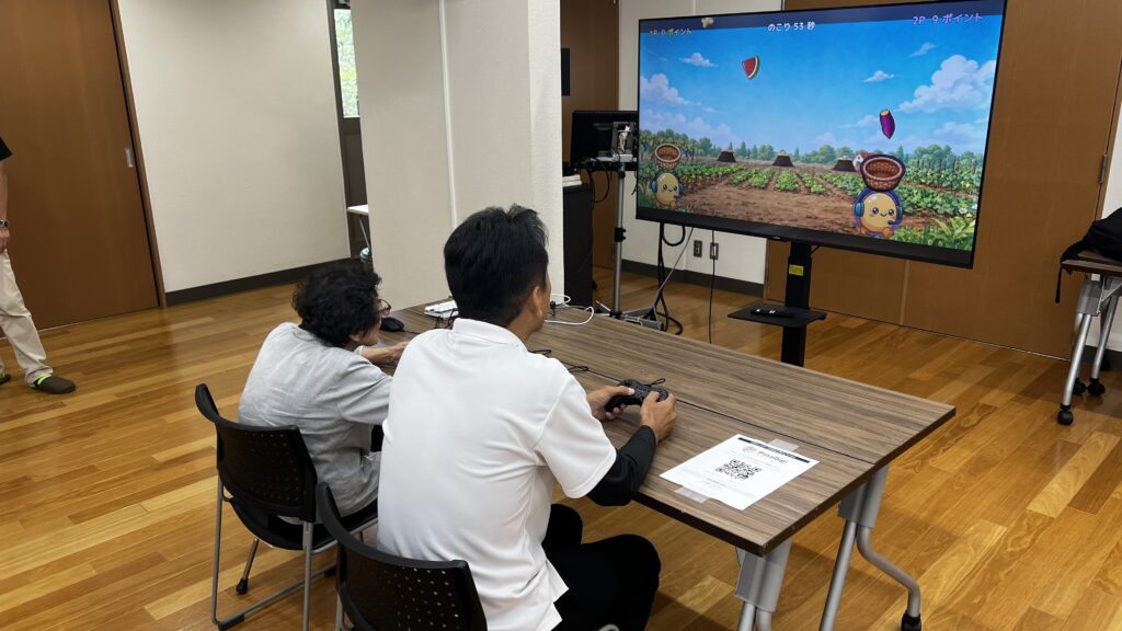 落花生ゲームを体験する参加者